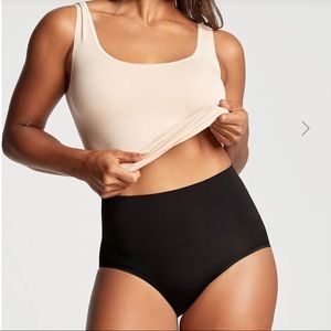 Yummie Ultralight Seamless Shaping Brief Underwear Tummy Control Black M/L